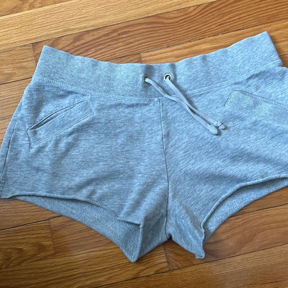 Victoria Secret Supermodel Essential Shorts - Picture 6 of 7